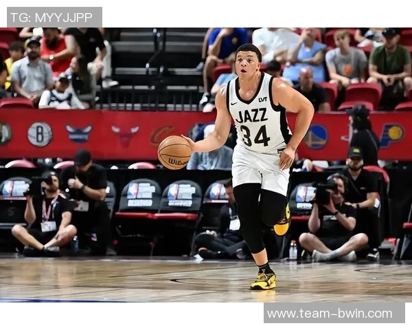 斯卢茨基透露下赛季外援调整计划或将引入一至两名新球员 斯卢茨基透露下赛季外援调整计划或将引入一至两名新球员