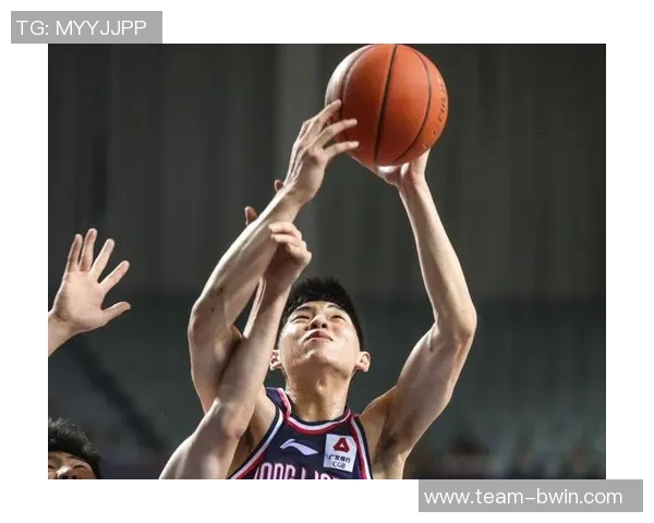 刘颜诚表现出色5投2中贡献5分3篮板1助攻助力球队胜利 刘颜诚表现出色5投2中贡献5分3篮板1助攻助力球队胜利